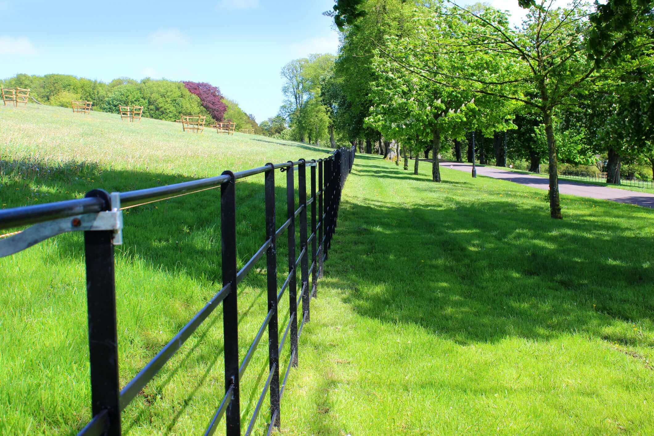Estate fencing post 25x8mm flat lower rails  Lockinex
